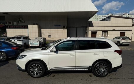 Mitsubishi Outlander III рестайлинг 3, 2018 год, 2 130 000 рублей, 4 фотография