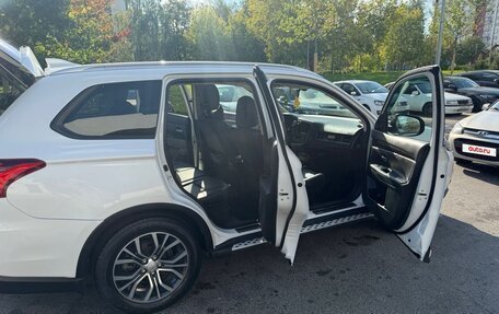 Mitsubishi Outlander III рестайлинг 3, 2018 год, 2 130 000 рублей, 9 фотография