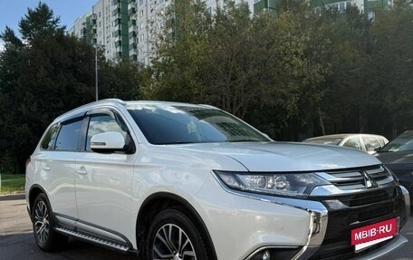 Mitsubishi Outlander III рестайлинг 3, 2018 год, 2 130 000 рублей, 3 фотография