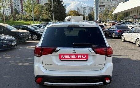 Mitsubishi Outlander III рестайлинг 3, 2018 год, 2 130 000 рублей, 7 фотография