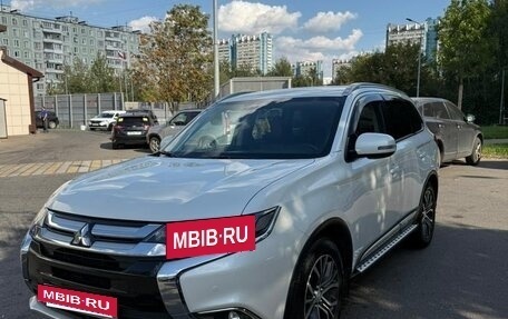 Mitsubishi Outlander III рестайлинг 3, 2018 год, 2 130 000 рублей, 6 фотография