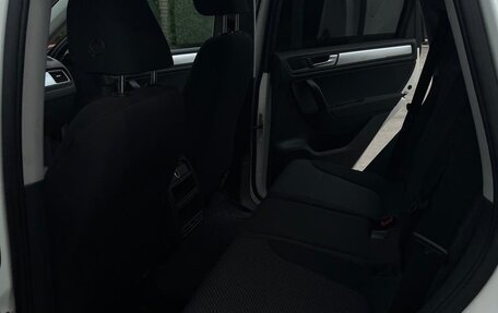 Volkswagen Touareg III, 2011 год, 1 980 000 рублей, 7 фотография
