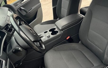 Volkswagen Touareg III, 2011 год, 1 980 000 рублей, 17 фотография