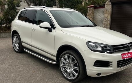 Volkswagen Touareg III, 2011 год, 1 980 000 рублей, 16 фотография