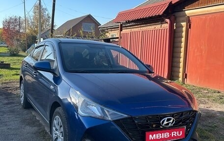 Hyundai Solaris II рестайлинг, 2022 год, 1 550 000 рублей, 1 фотография