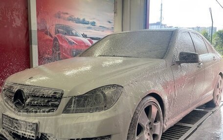 Mercedes-Benz C-Класс, 2011 год, 1 000 000 рублей, 3 фотография
