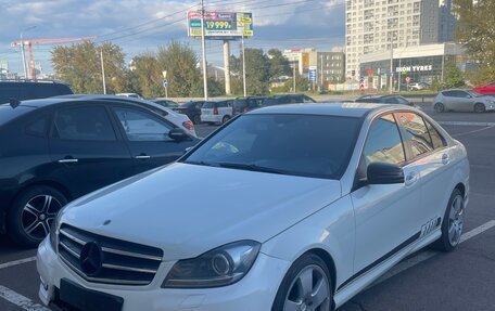 Mercedes-Benz C-Класс, 2011 год, 1 000 000 рублей, 4 фотография