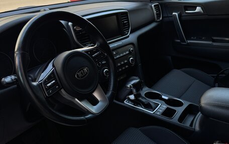 KIA Sportage IV рестайлинг, 2020 год, 2 000 000 рублей, 11 фотография
