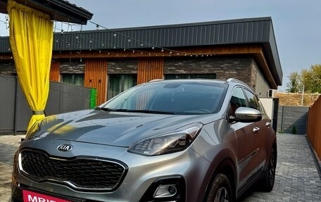 KIA Sportage IV рестайлинг, 2020 год, 2 000 000 рублей, 4 фотография
