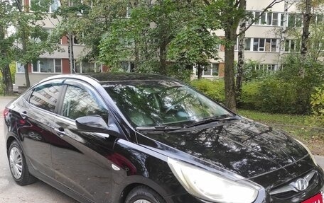 Hyundai Solaris II рестайлинг, 2011 год, 640 000 рублей, 5 фотография