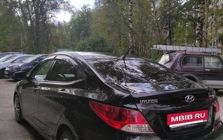 Hyundai Solaris II рестайлинг, 2011 год, 640 000 рублей, 10 фотография