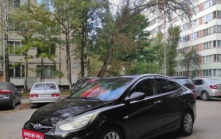 Hyundai Solaris II рестайлинг, 2011 год, 640 000 рублей, 2 фотография