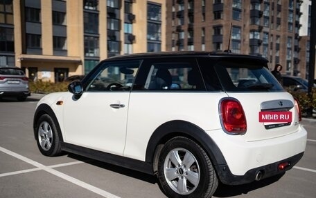 MINI Hatch, 2015 год, 1 950 000 рублей, 6 фотография