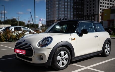 MINI Hatch, 2015 год, 1 950 000 рублей, 2 фотография