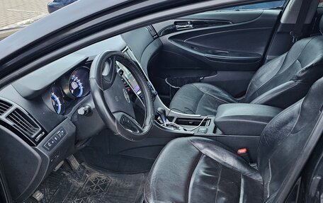 Hyundai Sonata VI, 2010 год, 950 000 рублей, 13 фотография