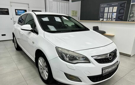 Opel Astra J, 2010 год, 699 900 рублей, 3 фотография