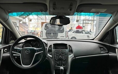 Opel Astra J, 2010 год, 699 900 рублей, 7 фотография