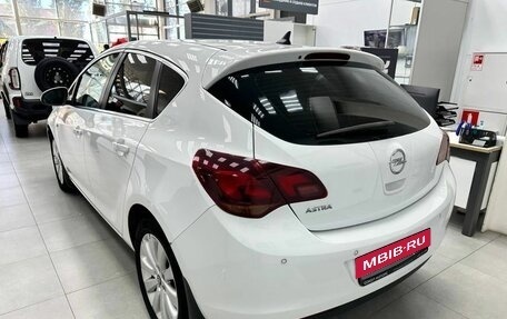 Opel Astra J, 2010 год, 699 900 рублей, 6 фотография