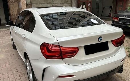BMW 1 серия, 2022 год, 1 930 000 рублей, 4 фотография