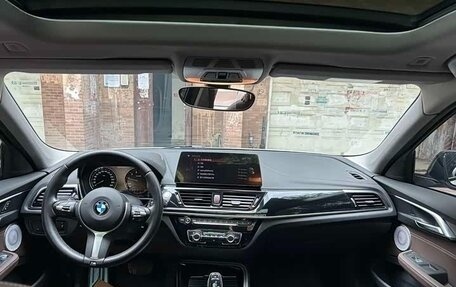 BMW 1 серия, 2022 год, 1 930 000 рублей, 10 фотография