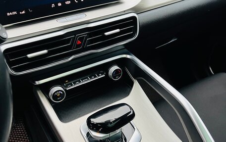 Geely Coolray I, 2022 год, 1 550 000 рублей, 13 фотография