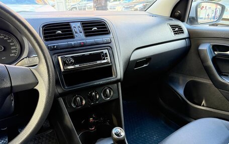 Volkswagen Polo VI (EU Market), 2011 год, 500 000 рублей, 17 фотография