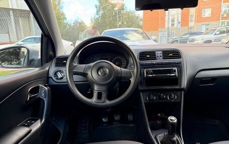 Volkswagen Polo VI (EU Market), 2011 год, 500 000 рублей, 22 фотография