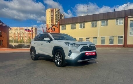 Toyota RAV4, 2021 год, 3 700 000 рублей, 1 фотография