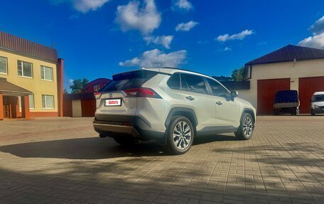 Toyota RAV4, 2021 год, 3 700 000 рублей, 2 фотография