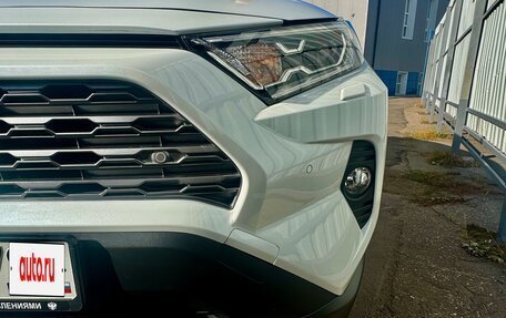 Toyota RAV4, 2021 год, 3 700 000 рублей, 5 фотография