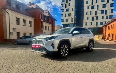 Toyota RAV4, 2021 год, 3 700 000 рублей, 4 фотография