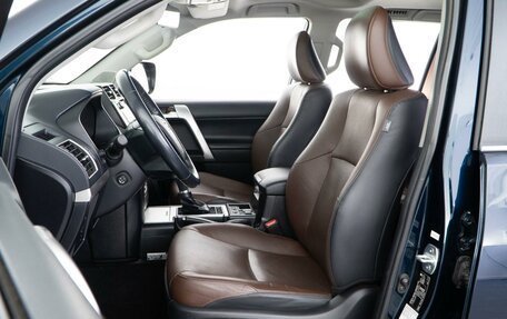 Toyota Land Cruiser Prado 150 рестайлинг 2, 2018 год, 5 998 321 рублей, 12 фотография