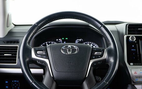 Toyota Land Cruiser Prado 150 рестайлинг 2, 2018 год, 5 998 321 рублей, 16 фотография