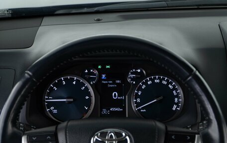 Toyota Land Cruiser Prado 150 рестайлинг 2, 2018 год, 5 998 321 рублей, 27 фотография