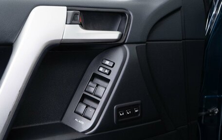 Toyota Land Cruiser Prado 150 рестайлинг 2, 2018 год, 5 998 321 рублей, 20 фотография