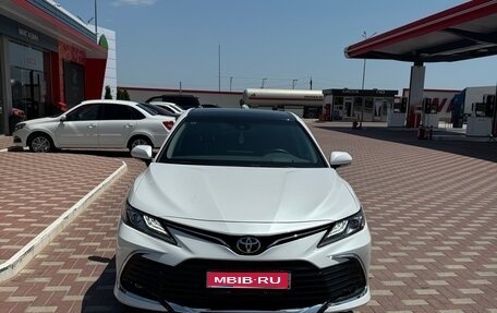 Toyota Camry, 2023 год, 3 950 000 рублей, 1 фотография