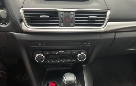 Mazda 3, 2017 год, 2 100 000 рублей, 10 фотография