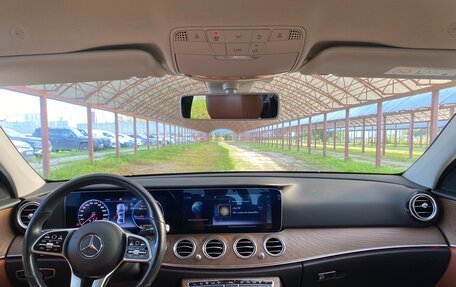 Mercedes-Benz E-Класс, 2019 год, 3 470 000 рублей, 7 фотография