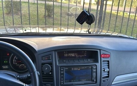 Mitsubishi Pajero IV, 2011 год, 1 700 000 рублей, 6 фотография