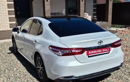 Toyota Camry, 2024 год, 3 600 000 рублей, 4 фотография
