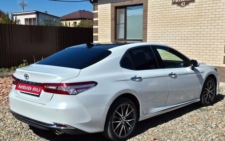 Toyota Camry, 2024 год, 3 600 000 рублей, 3 фотография