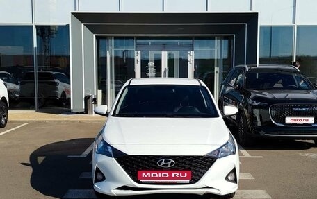 Hyundai Solaris II рестайлинг, 2020 год, 1 300 000 рублей, 3 фотография