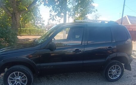 Chevrolet Niva I рестайлинг, 2005 год, 265 000 рублей, 1 фотография