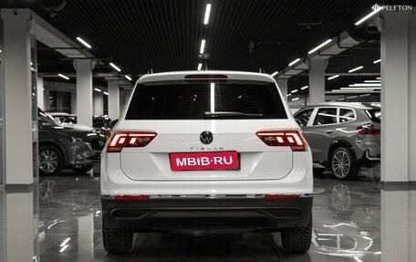 Volkswagen Tiguan II, 2021 год, 2 370 000 рублей, 6 фотография