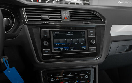 Volkswagen Tiguan II, 2021 год, 2 370 000 рублей, 17 фотография