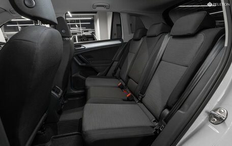 Volkswagen Tiguan II, 2021 год, 2 370 000 рублей, 14 фотография