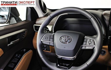 Toyota Highlander, 2025 год, 6 090 000 рублей, 18 фотография