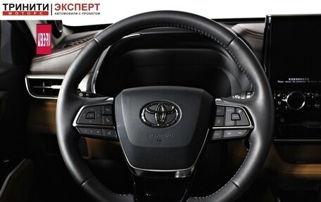 Toyota Highlander, 2025 год, 6 090 000 рублей, 13 фотография