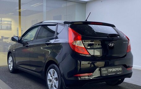 Hyundai Solaris II рестайлинг, 2015 год, 1 049 000 рублей, 8 фотография