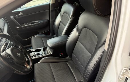 KIA Sportage IV рестайлинг, 2017 год, 2 150 000 рублей, 12 фотография